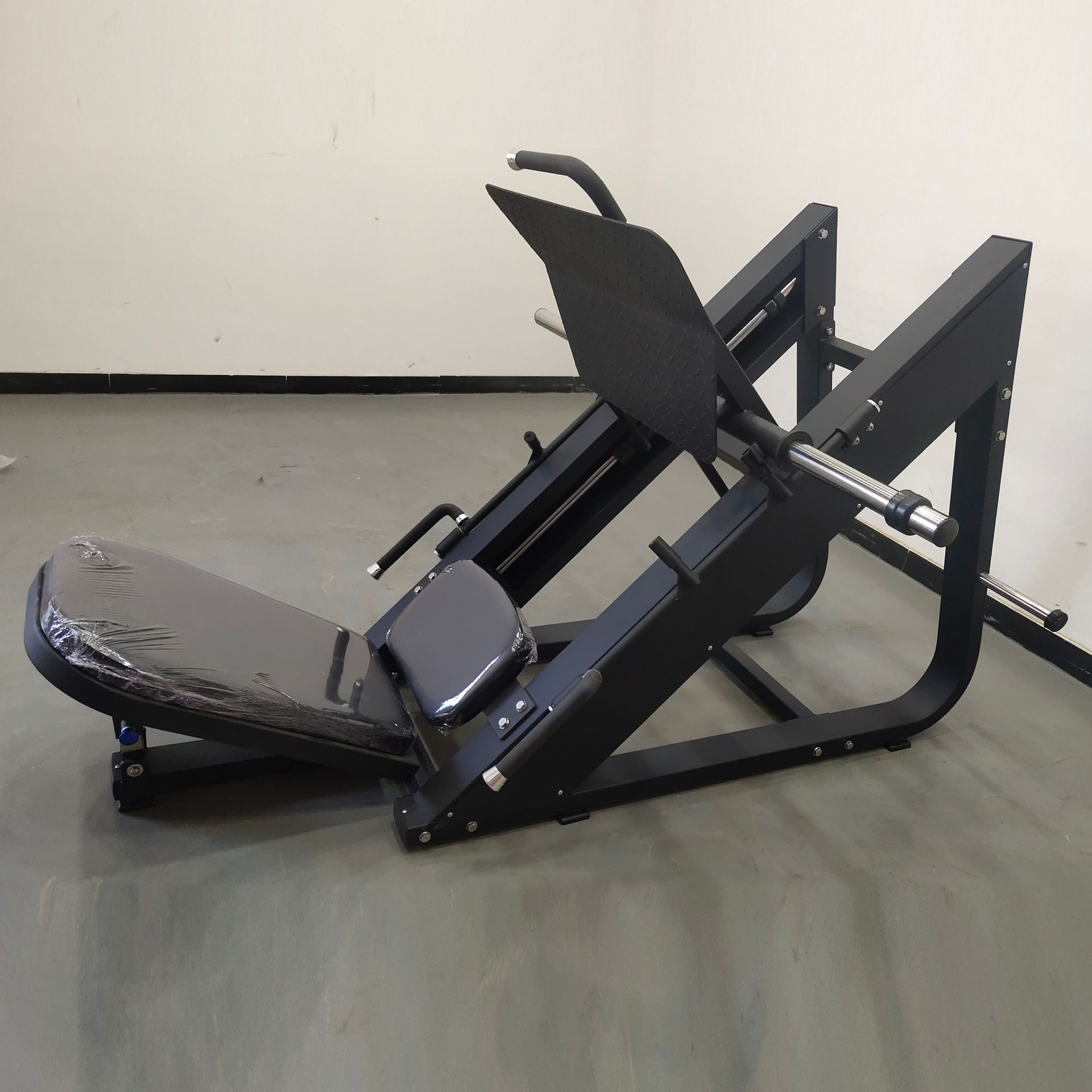 Vertical Leg Press - 45 Degree Leg Press Hack Squat